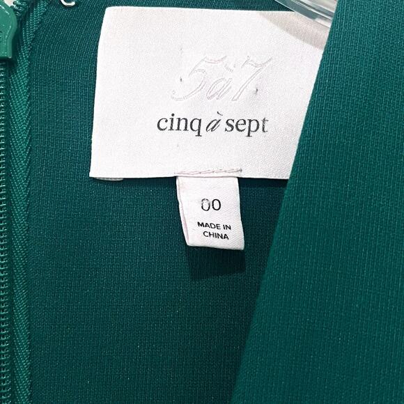 Cinq à sept phoenix deep v-neck gown in Emerald size 00 Retail $695 - Picture 11 of 11